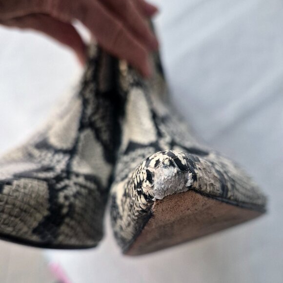 Schutz Bette Genuine Leather Snake Ankle Booties Low Heel Cream/Black Size 9.5 B - Picture 14 of 15